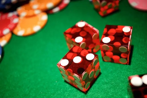 moli 77 VIP Club members enjoying exclusive slot tournaments on Aviator